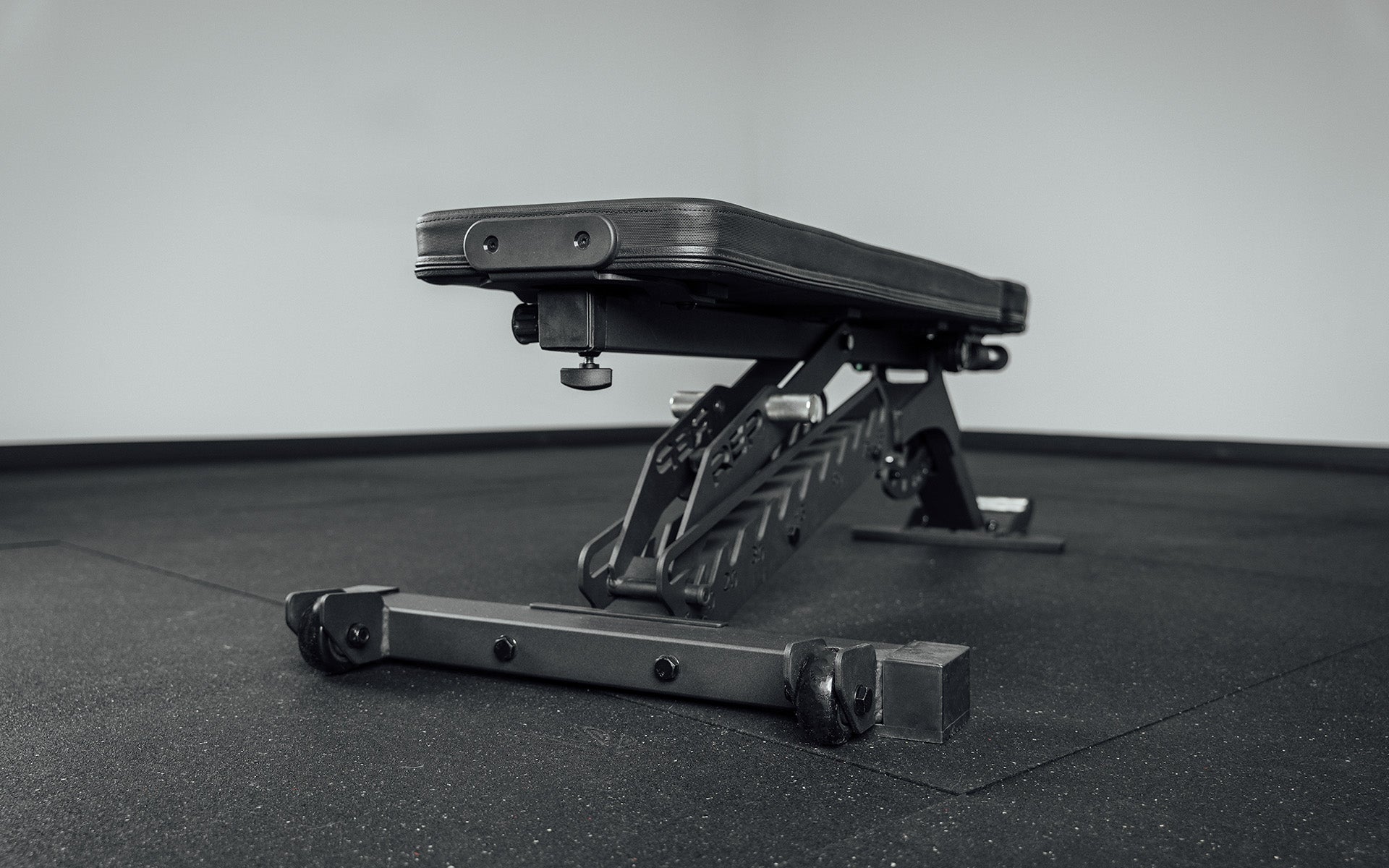 BlackWing™ - Adjustable Bench